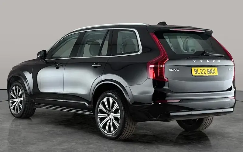 Used Volvo XC90 Core 250 HP (183 kW) 2022 Black SUV