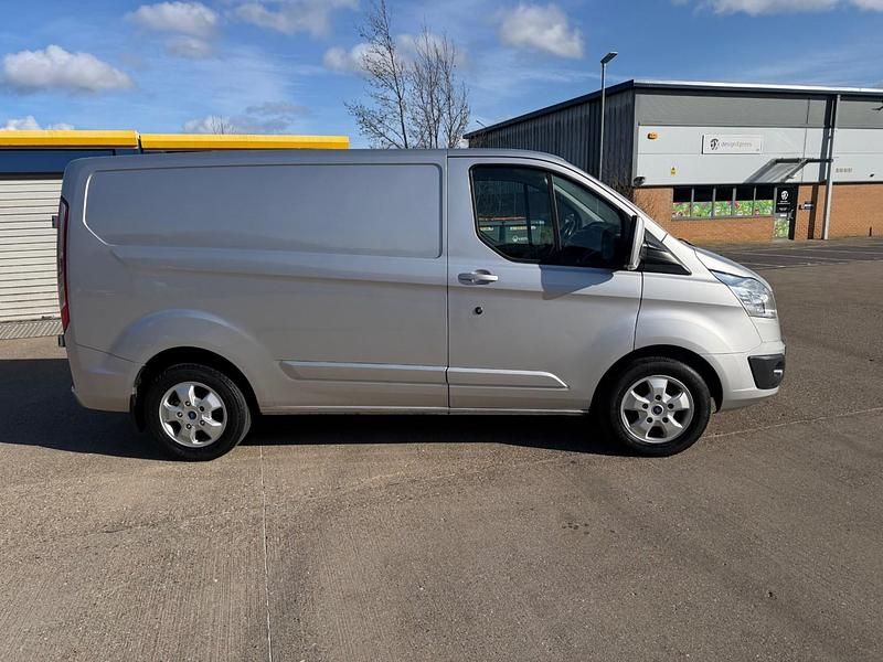 Used Ford Transit Custom Limited 130 HP (95 kW) 2018 Silver Van