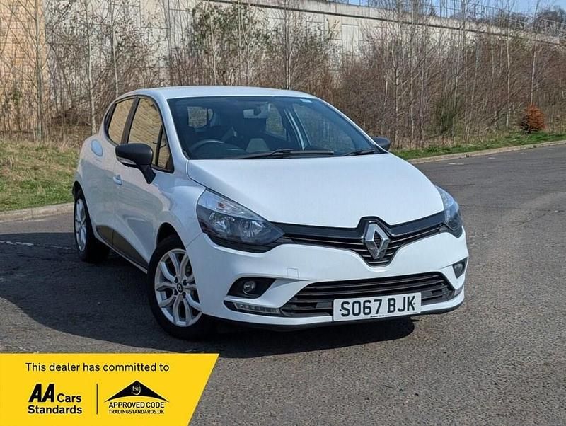 Used Renault Clio IV Play 75 HP (55 kW) 2017 White Hatchback