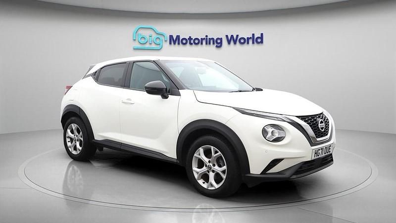 Used Nissan Juke N-Connecta 114 HP (83 kW) 2022 White SUV