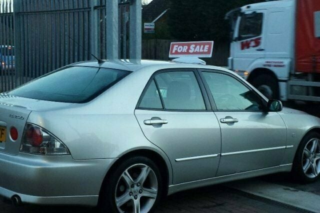Used Lexus IS200 153 HP (112 kW) 2003 Sedan