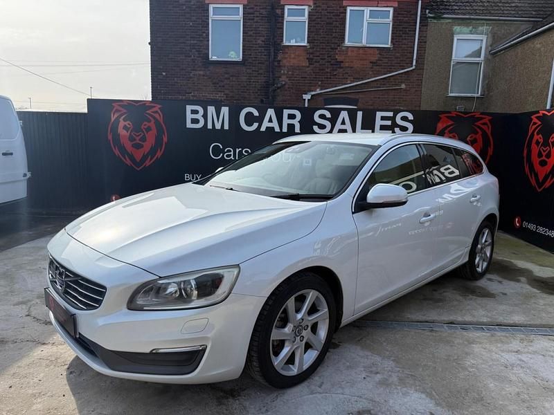 Used Volvo V60 SE Lux 2025 White Estate