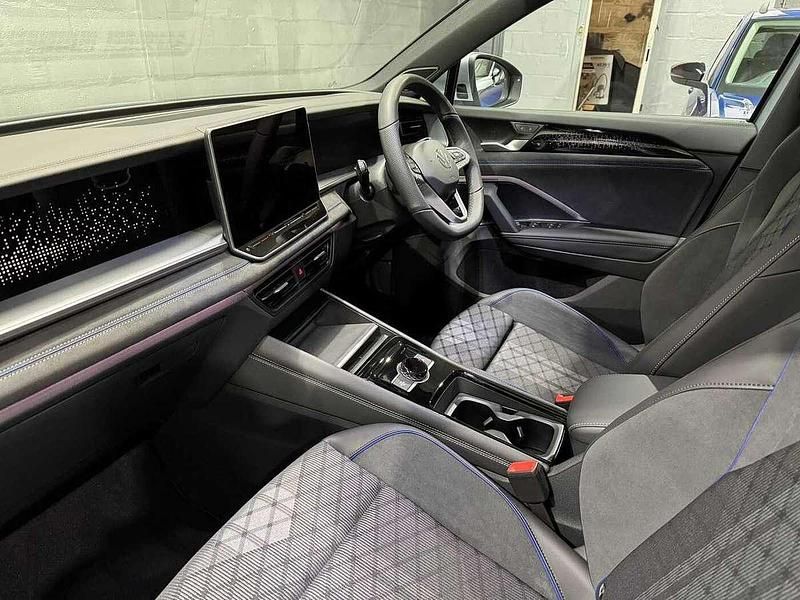 Used VW Tayron R-line 148 HP (108 kW) 2025 Silver SUV