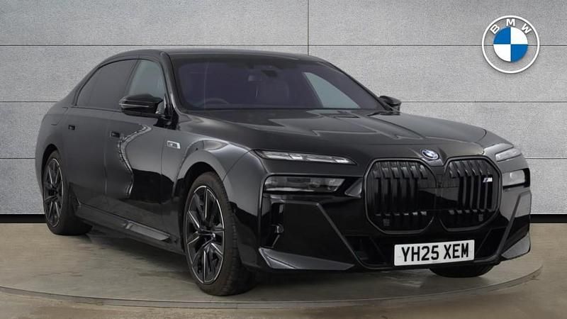 New BMW M760e Comfort Edition 563 HP (414 kW) 2025 Black Sedan