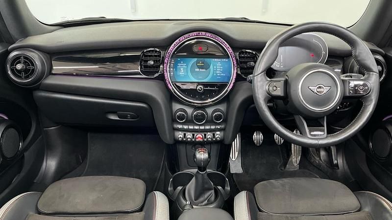 Used Mini Cooper S Sport 176 HP (129 kW) 2022 Yellow Hatchback