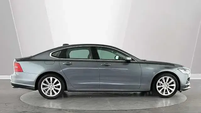 Usado Volvo S90 Momentum 188 HP (138 kW) 2020 Sedan