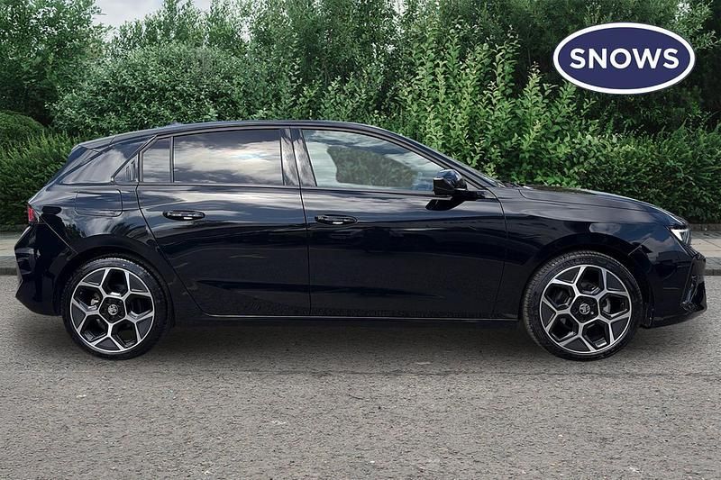 Used Vauxhall Astra Ultimate 130 HP (95 kW) 2025 Black Hatchback