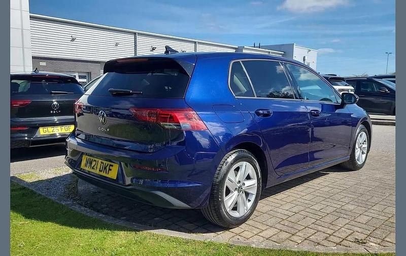 Used VW Golf VIII Life 147 HP (108 kW) 2021 Blue Hatchback