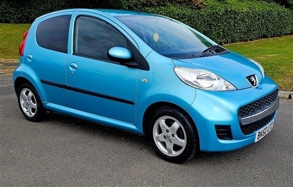 Blue Used 2010 Peugeot 107 Envy Hatchback | £2,500 (Fair price) - Image 1/1