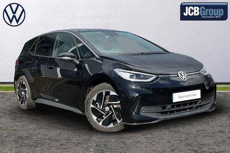 Black Used 2024 VW ID.3 Pro Hatchback | £23,990 (Expensive) - Image 1/4