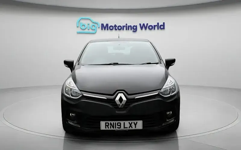 Used Renault Clio Play 76 HP (55 kW) 2019 Black Hatchback