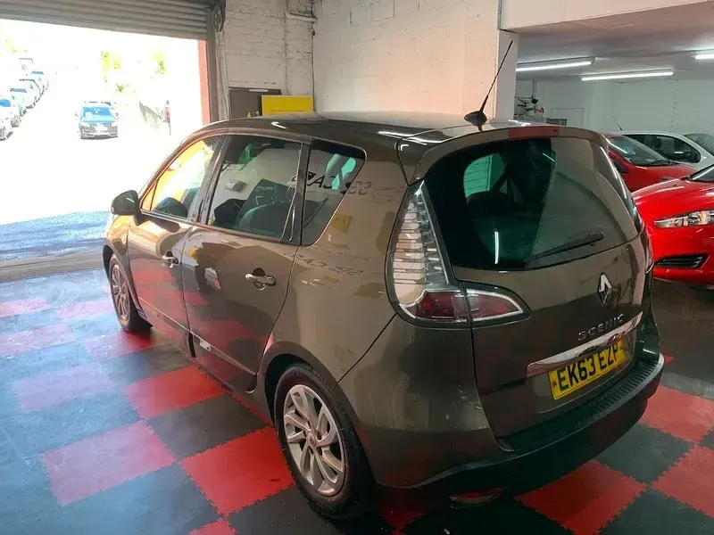 Used Renault Scénic III Dynamique 110 HP (80 kW) 2013 Bronze MPV