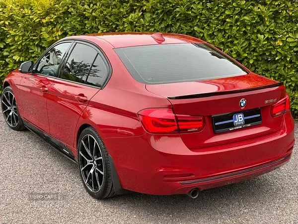 Used BMW 318 Sport Line 2018 Red Sedan
