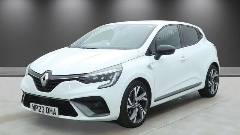 Used Renault Clio V RS Line 90 HP (66 kW) 2023 White Hatchback
