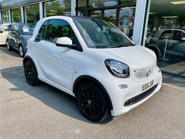 White Used 2016 Smart ForTwo Coupé Coupe | £6,995 (Fair price) - Image 1/1