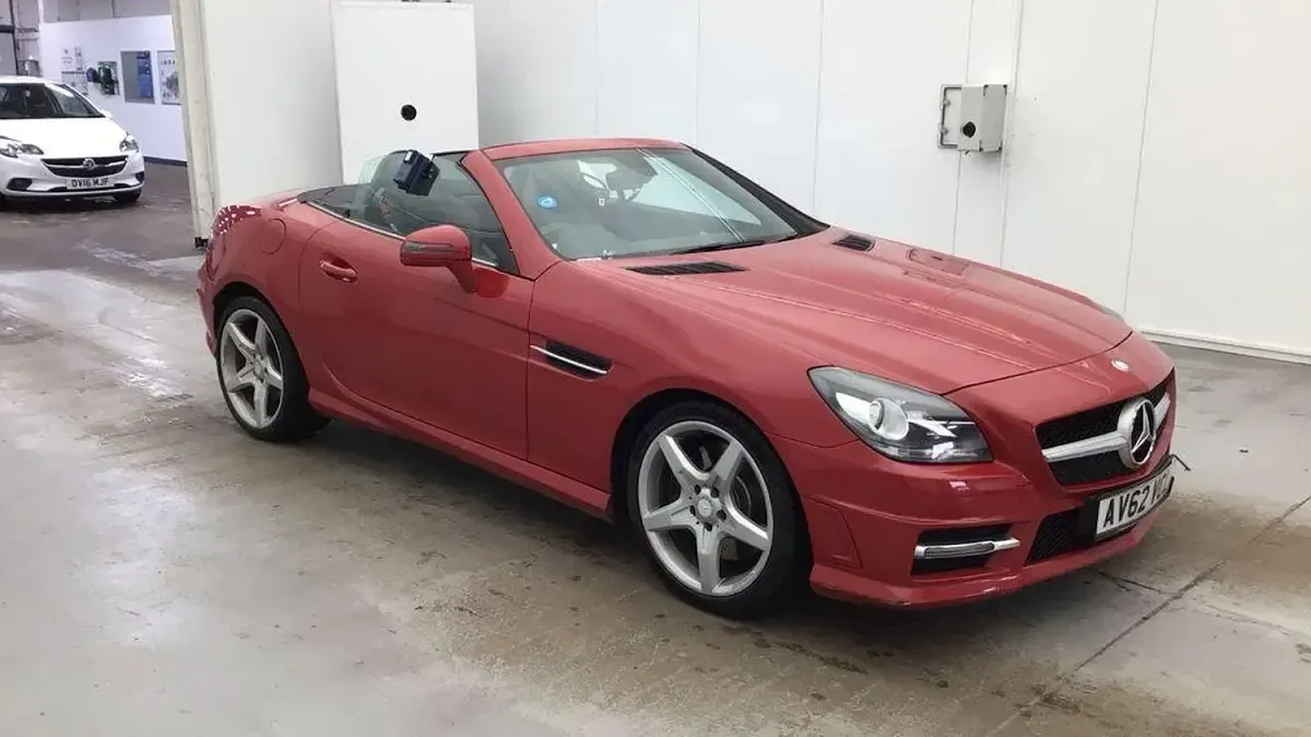 Used Mercedes SLK250 AMG 204 HP (150 kW) 2012 Red Cabriolet