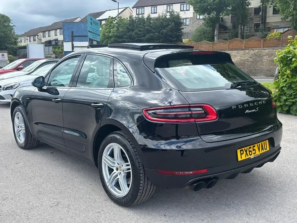 Used Porsche Macan 258 HP (189 kW) 2015 Black SUV