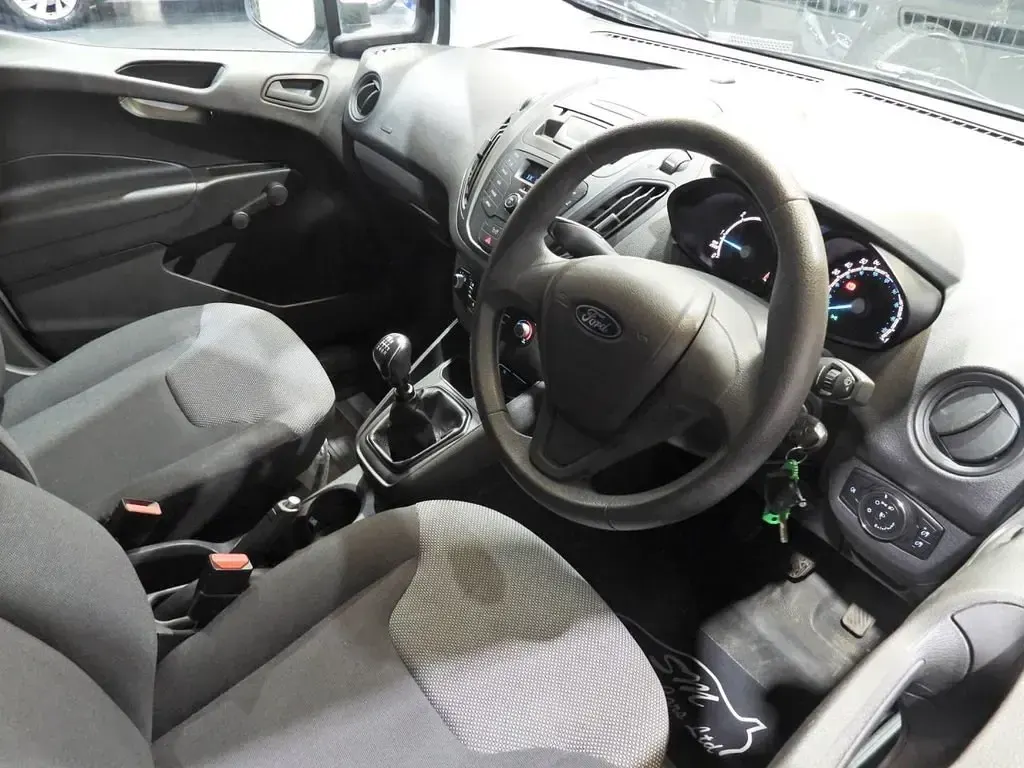 Used Ford Transit 75 HP (55 kW) 2020 White Van