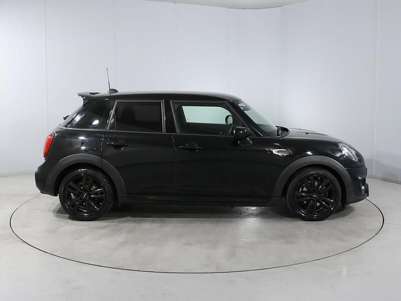 Używany Mini Cooper Hatch 134 KM (98 kW) 2019 Czarny Hatchback