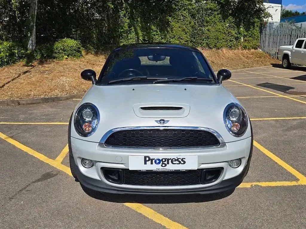Used Mini Cooper SD Coupé 143 HP (105 kW) 2015 Silver Coupe