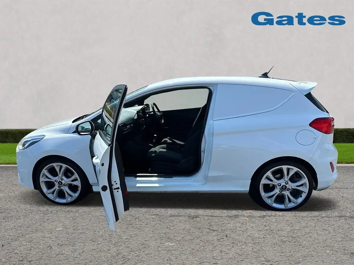 Used Ford Fiesta Sport 125 HP (91 kW) 2019 White Hatchback