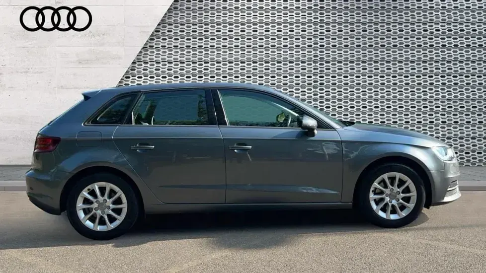 Used Audi A3 Comfort 125 HP (91 kW) 2016 Monsoon grey