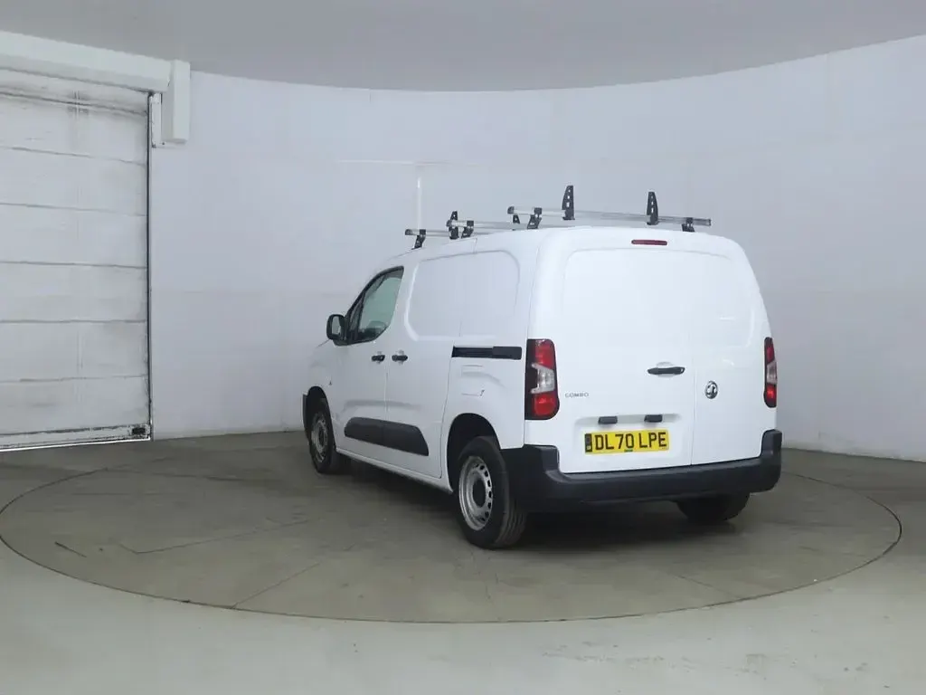 Used Vauxhall Combo Edition 2021 White MPV