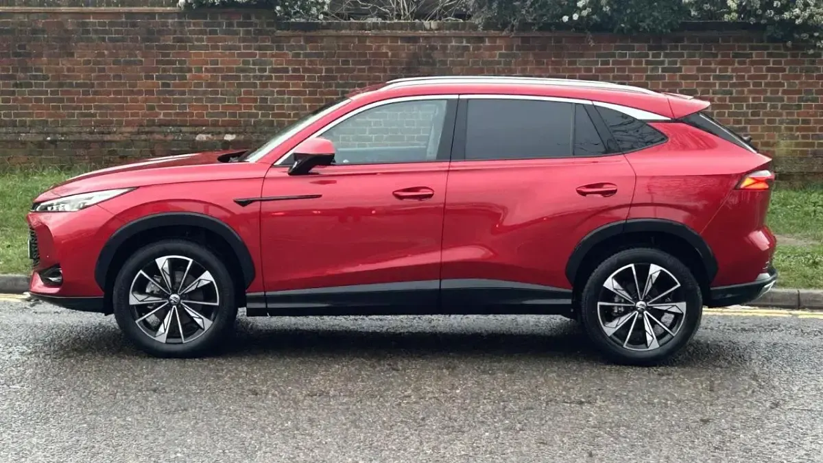New MG HS Trophy 170 HP (125 kW) 2026 Red SUV