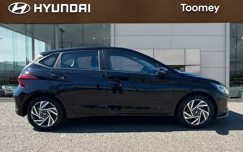 Used Hyundai i20 Advanced 101 HP (74 kW) 2025 Black Hatchback