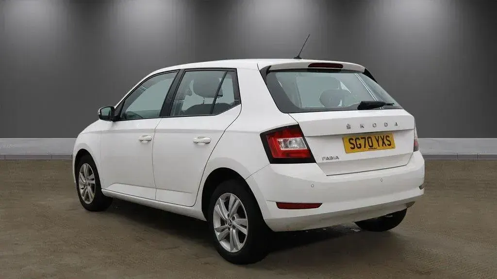 Used Skoda Fabia SE 60 HP (44 kW) 2020 White Hatchback