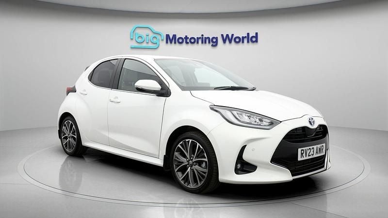 Used 2023 Toyota Yaris Hybrid Hatchback | £19,100 (Fair price) - Image 1/4