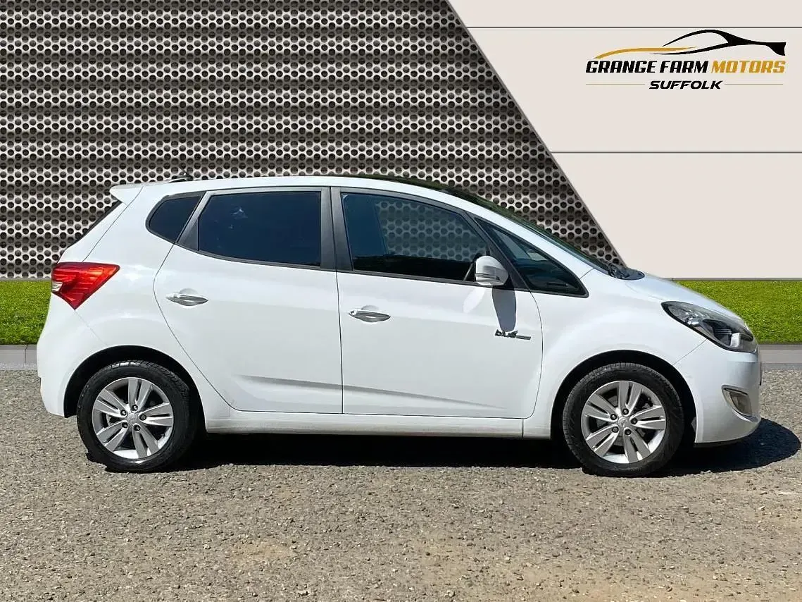 Used Hyundai ix20 Style 2011 White Hatchback