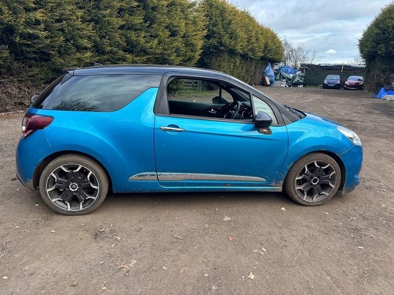 Used Citroën DS3 90 HP (66 kW) 2013 Blue Hatchback