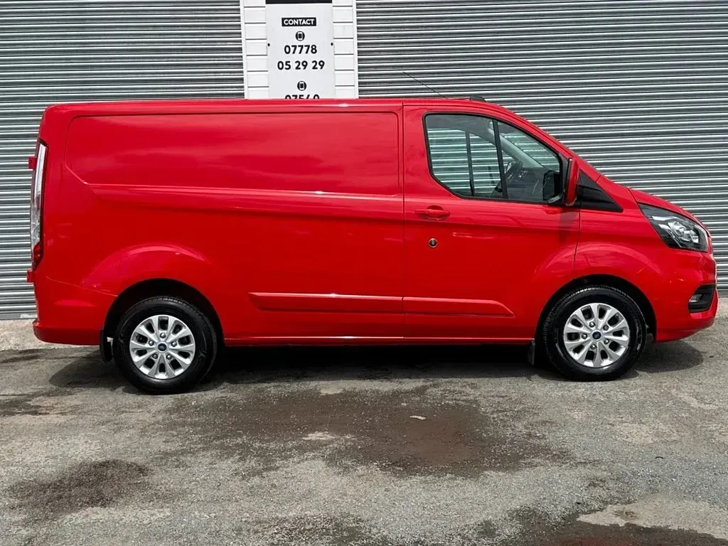 Used Ford Transit Custom Limited 130 HP (95 kW) 2023 Red Van