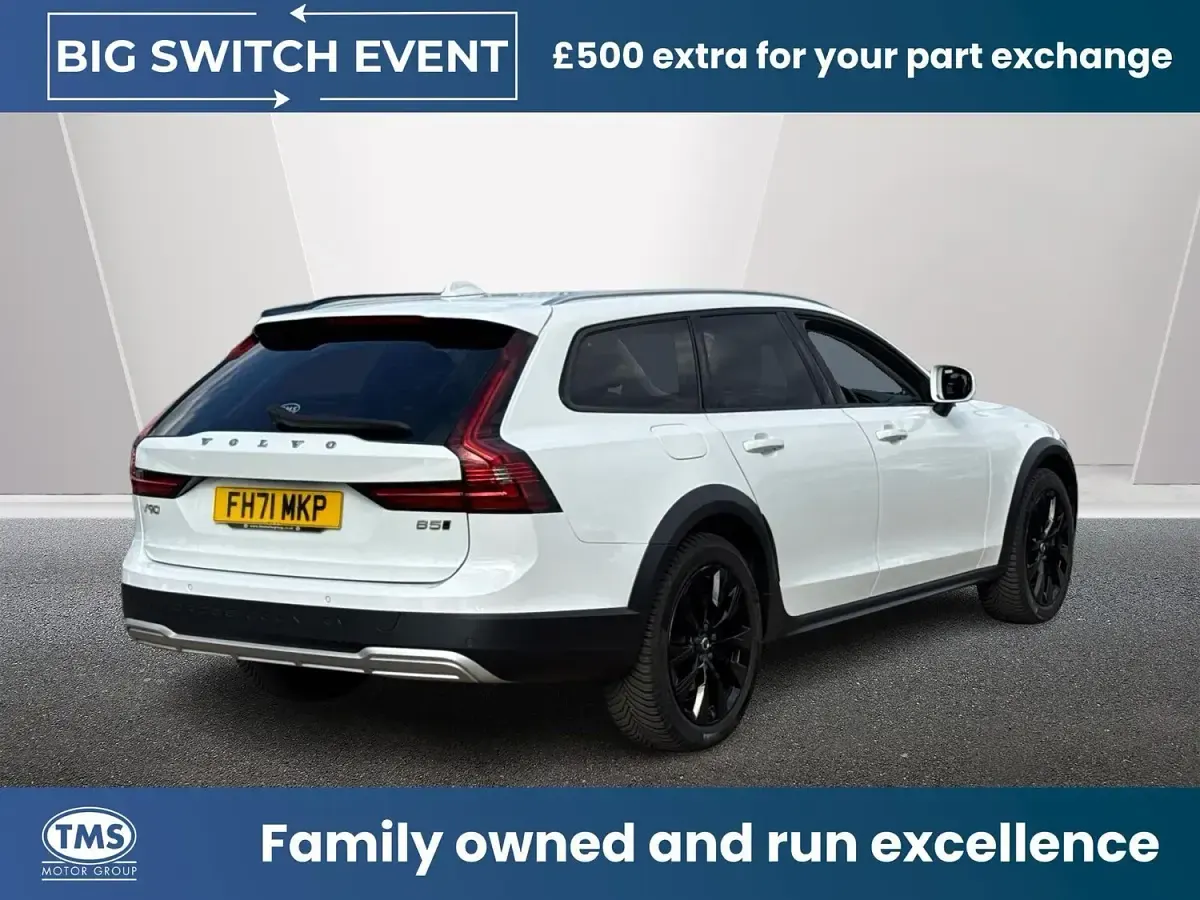 Used Volvo V90 CC 232 HP (170 kW) 2021 White Estate