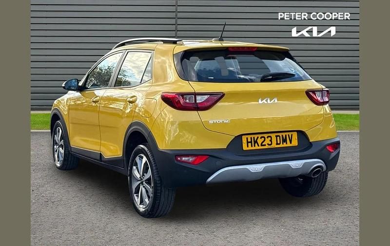 Used Kia Stonic 100 HP (73 kW) 2023 Yellow SUV