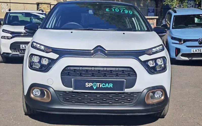 Used Citroën C3 PureTech 83 HP (61 kW) 2023 White Hatchback