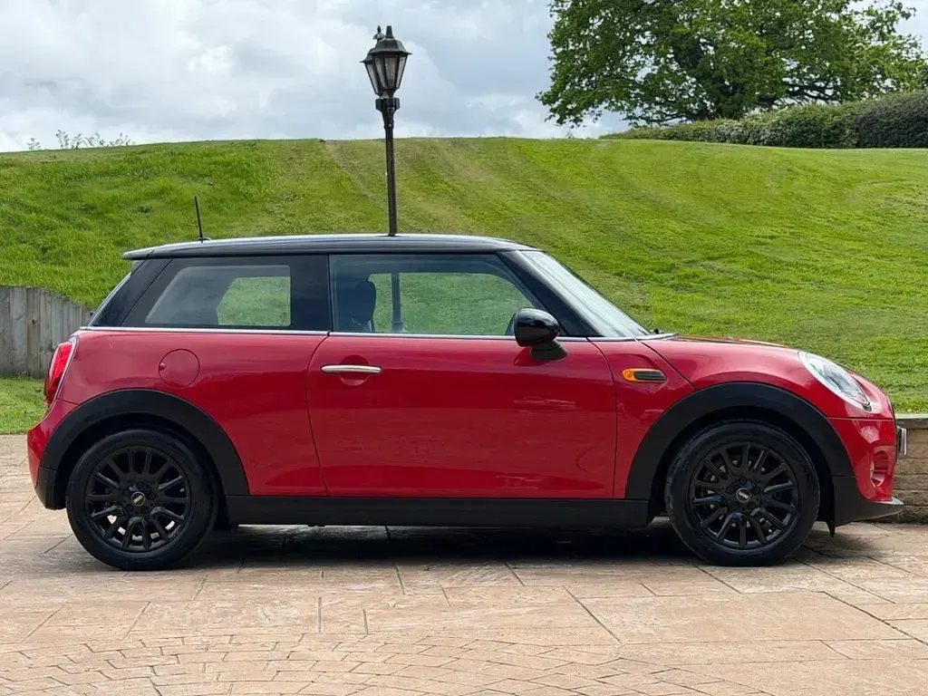 Used Mini Cooper Hatch 2017 Red Hatchback