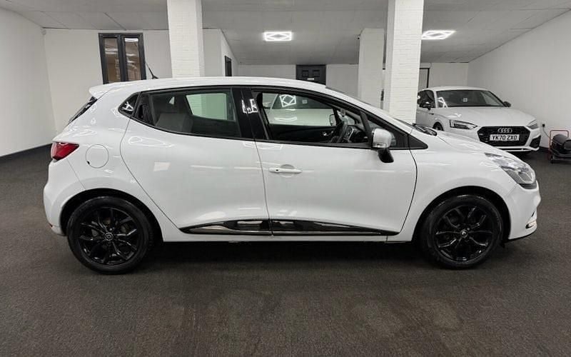 Used Renault Clio IV Play 90 HP (66 kW) 2019 Hatchback