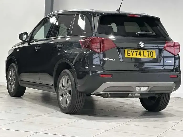 Used Suzuki Vitara 115 HP (84 kW) 2025 Pearl black metallic SUV