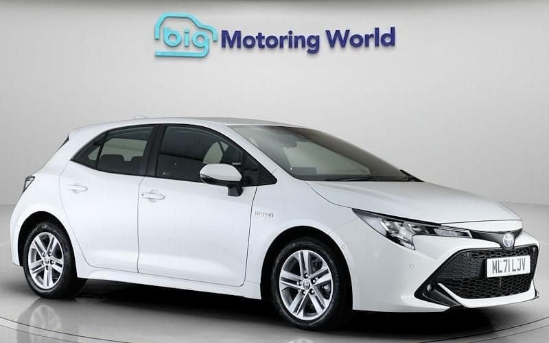 Used 2022 Toyota Corolla Hatchback | £12,900 (Good price) - Image 1/4