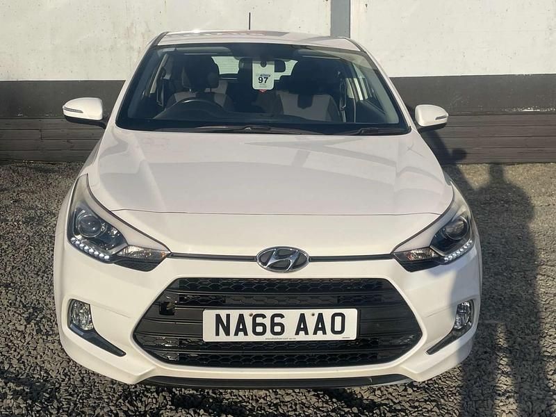 Used Hyundai i20 SE 2016 White Coupe