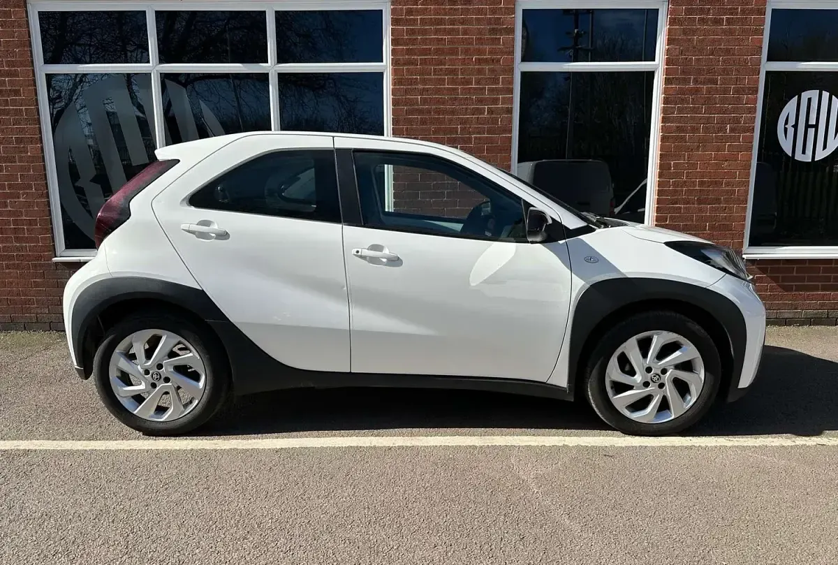 Used Toyota Aygo X X-pure 2023 White SUV