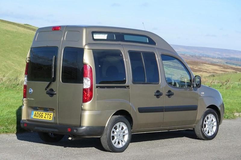 Used Fiat Doblò 77 HP (56 kW) 2006 MPV