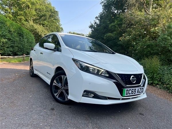 White Used 2020 Nissan Leaf N-Connecta Hatchback | £7,985 - Image 1/1