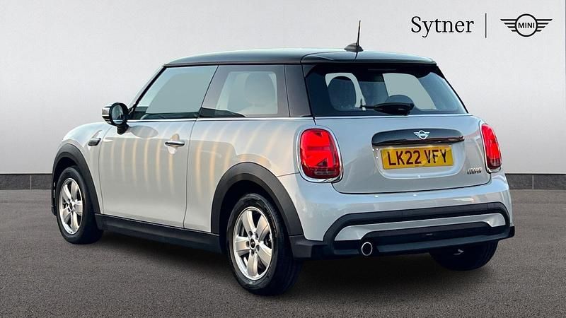 Used Mini Cooper Classic 134 HP (98 kW) 2022 Silver Hatchback