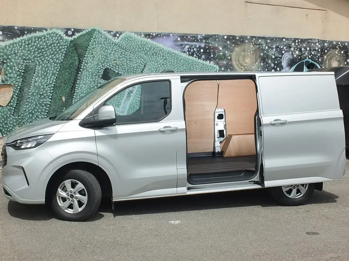 Used Ford Transit Custom Limited 136 HP (100 kW) 2024 Silver Van