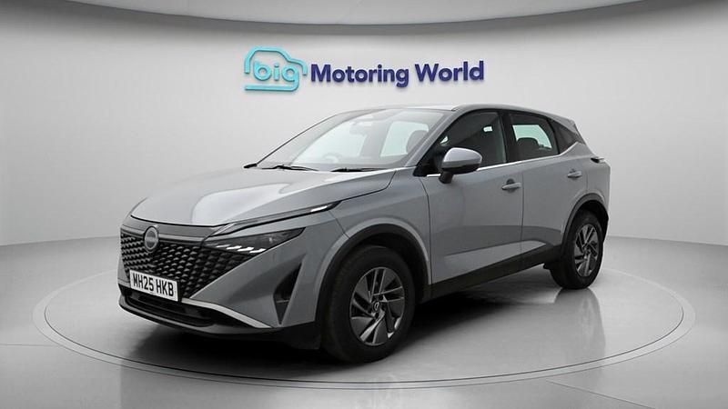 Used Nissan Qashqai Acenta Premium 140 HP (102 kW) 2025 Grey SUV