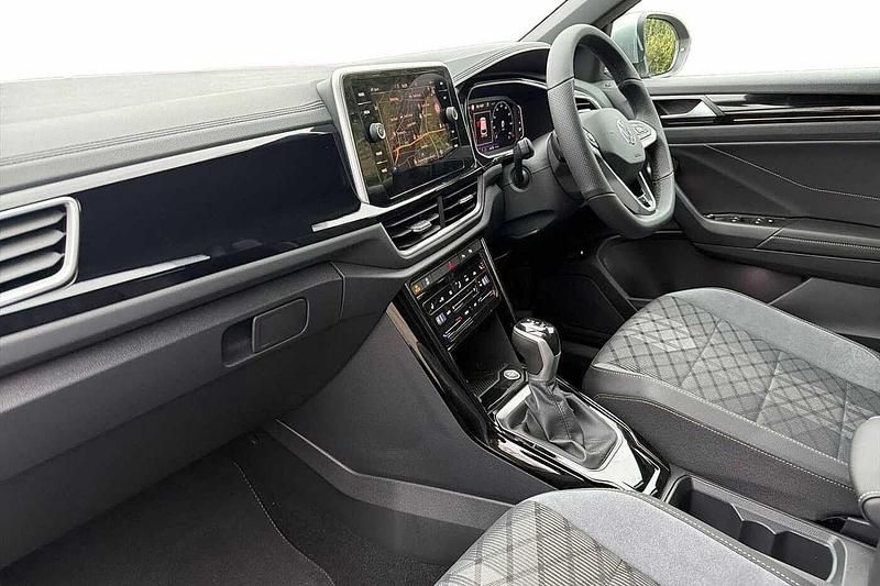 New VW T-Roc R-line 150 HP (110 kW) 2025 Pyrite silver SUV