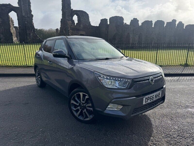 Grey Used 2017 Ssangyong Tivoli Hatchback | £4,499 (Good price) - Image 1/4